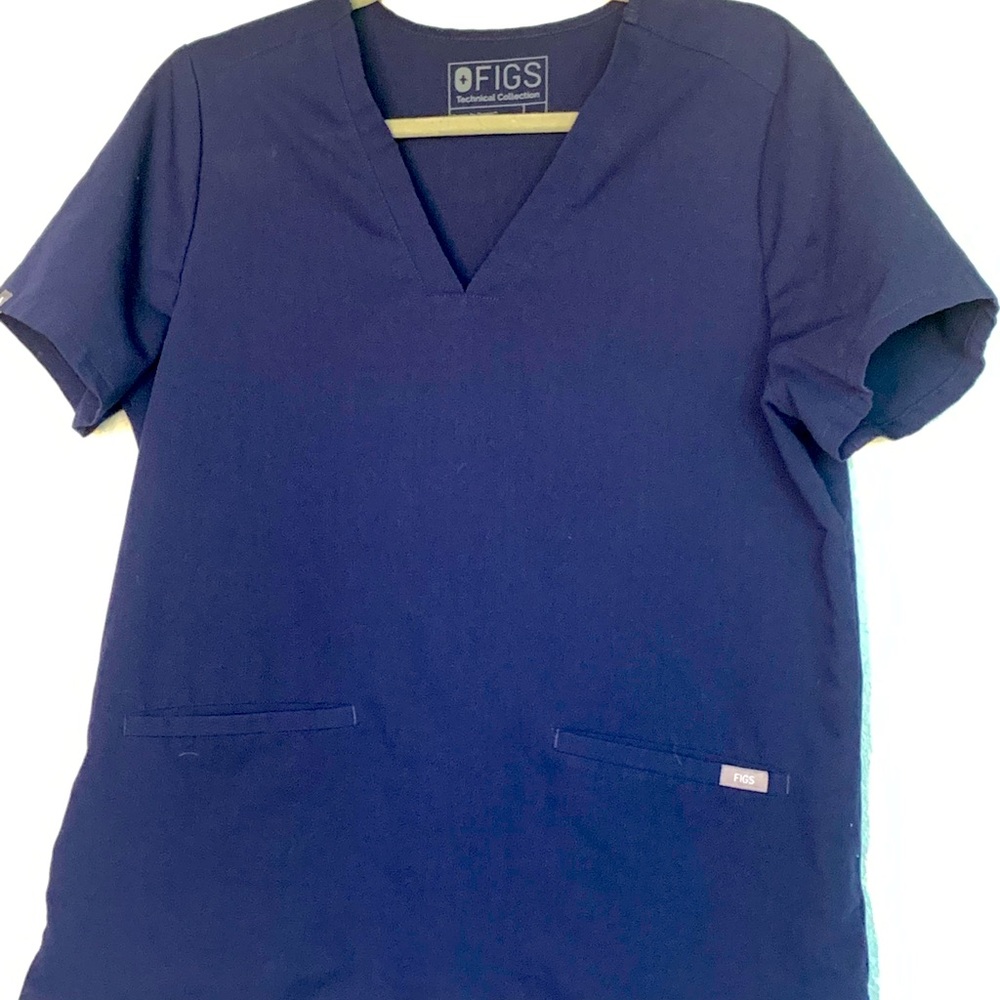 FIGS navy medium scrub set with petite length bottoms.